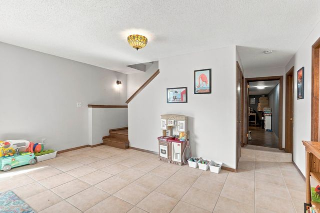 1800 Cedar Crest Drive, Manhattan, KS 66503