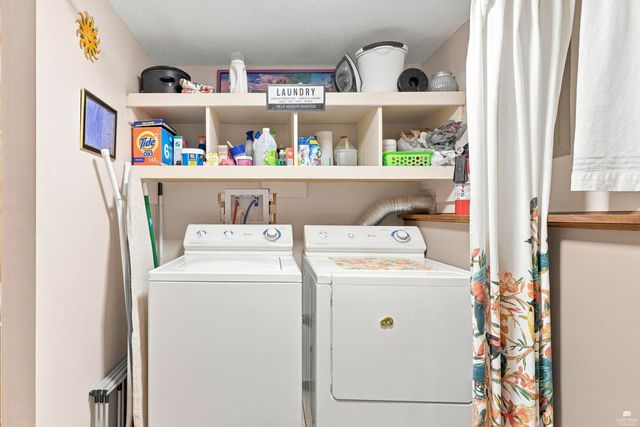 1800 Cedar Crest Drive, Manhattan, KS 66503