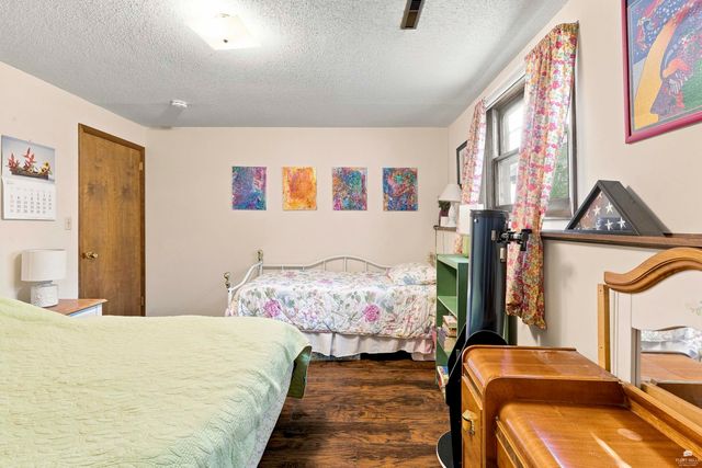 1800 Cedar Crest Drive, Manhattan, KS 66503