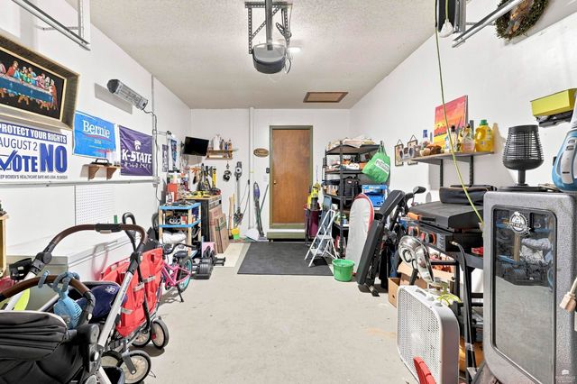 1800 Cedar Crest Drive, Manhattan, KS 66503