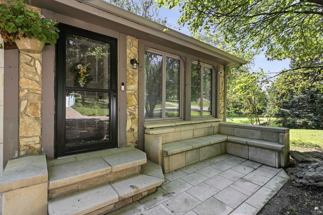1800 Cedar Crest Drive, Manhattan, KS 66503