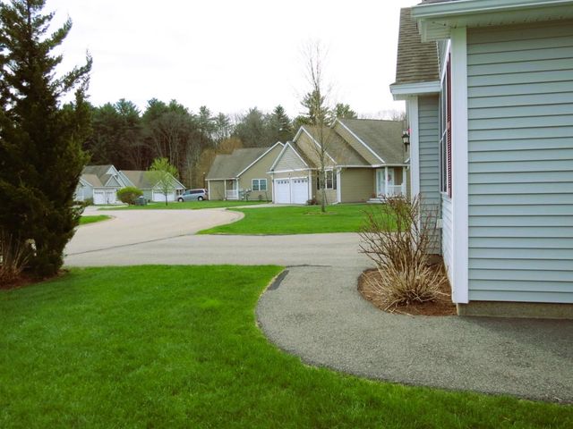 49 Jamesway Drive, Litchfield, NH 03051