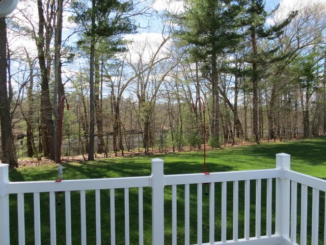 49 Jamesway Drive, Litchfield, NH 03051