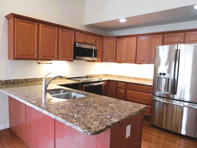 49 Jamesway Drive, Litchfield, NH 03051