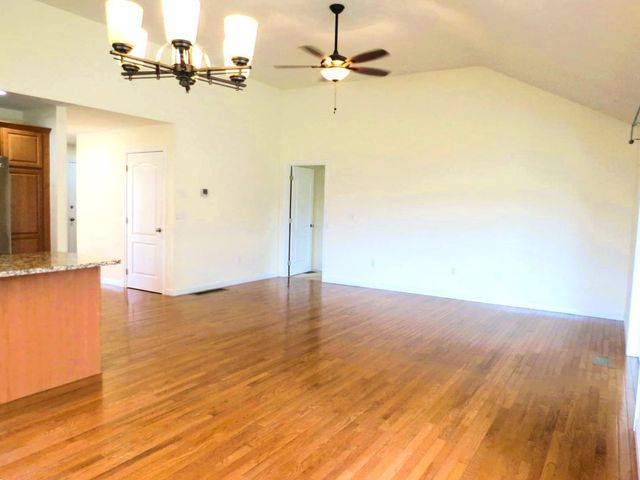 49 Jamesway Drive, Litchfield, NH 03051