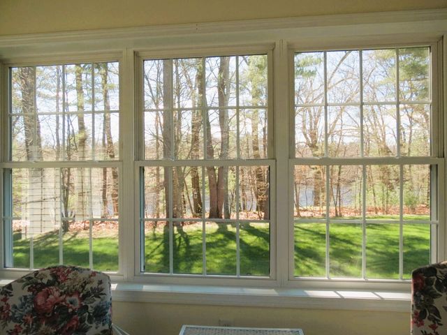 49 Jamesway Drive, Litchfield, NH 03051