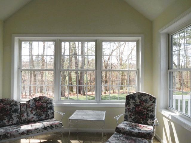 49 Jamesway Drive, Litchfield, NH 03051