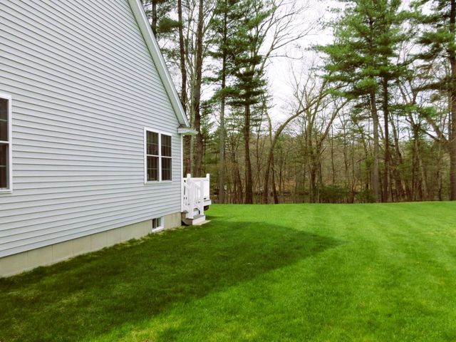 49 Jamesway Drive, Litchfield, NH 03051