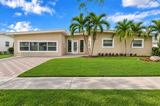 2251 NE 191st St, Miami, FL 33180