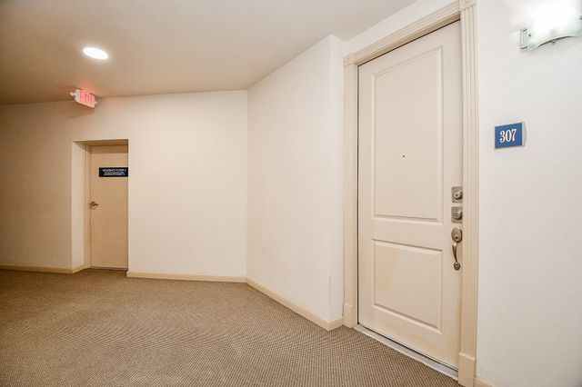 505 Jackson Hill Street 307, Houston, TX 77007