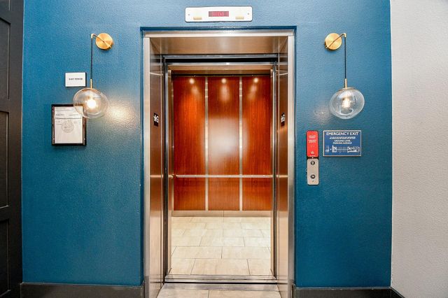 505 Jackson Hill Street 307, Houston, TX 77007