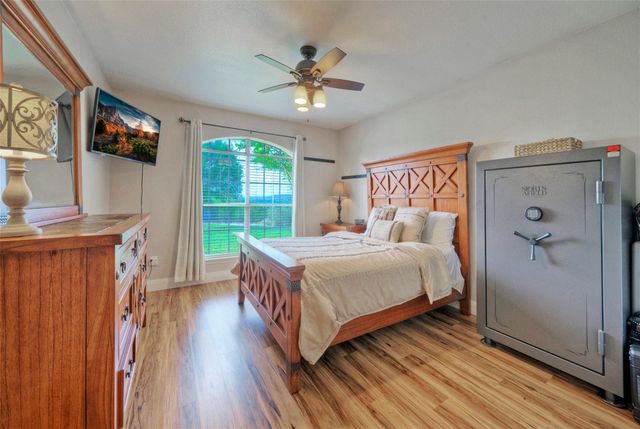 511 Chaneys XING, Bertram, TX 78605
