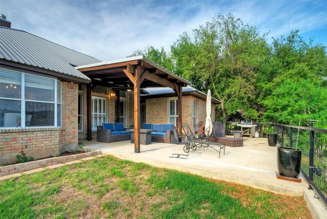 511 Chaneys XING, Bertram, TX 78605