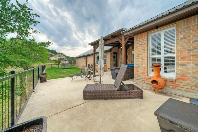 511 Chaneys XING, Bertram, TX 78605