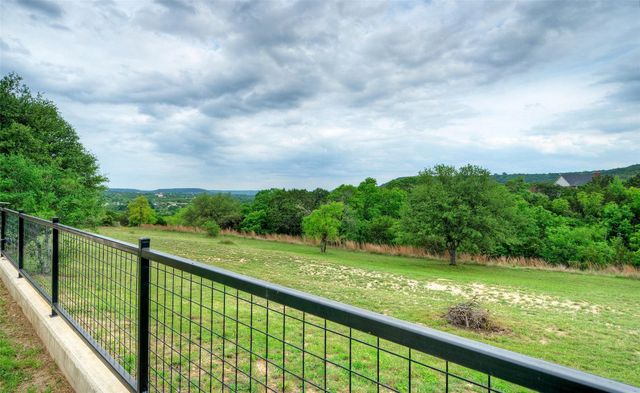 511 Chaneys XING, Bertram, TX 78605