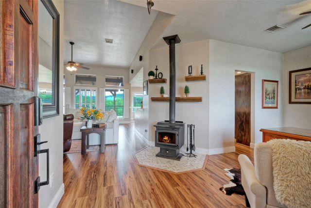 511 Chaneys XING, Bertram, TX 78605