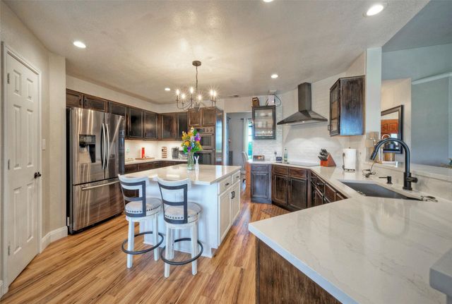 511 Chaneys XING, Bertram, TX 78605