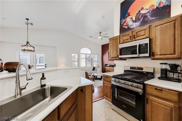 5545 Dueces Wild Court 101, Las Vegas, NV 89122
