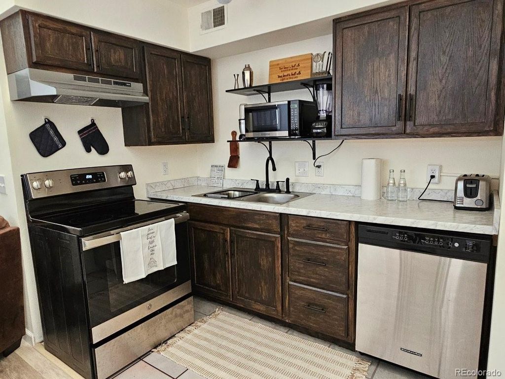 1830 Newland Court 320, Lakewood, CO 80214
