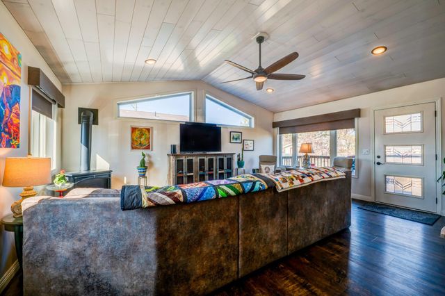 321 24th Street NW, Bemidji, MN 56601