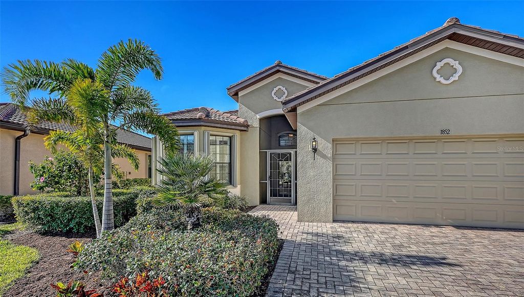 Image 2 of property listing at 1852 BATELLO DRIVE, Venice, FL 34292