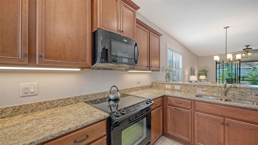 Image 15 of property listing at 1852 BATELLO DRIVE, Venice, FL 34292