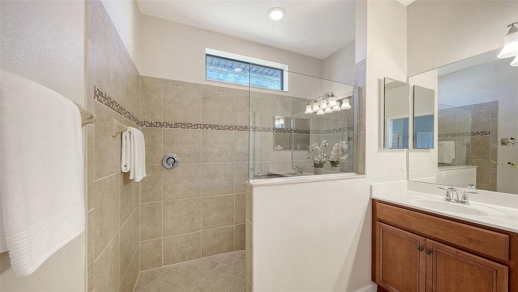 Image 20 of property listing at 1852 BATELLO DRIVE, Venice, FL 34292