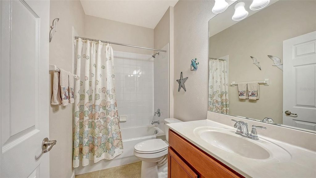 Image 23 of property listing at 1852 BATELLO DRIVE, Venice, FL 34292