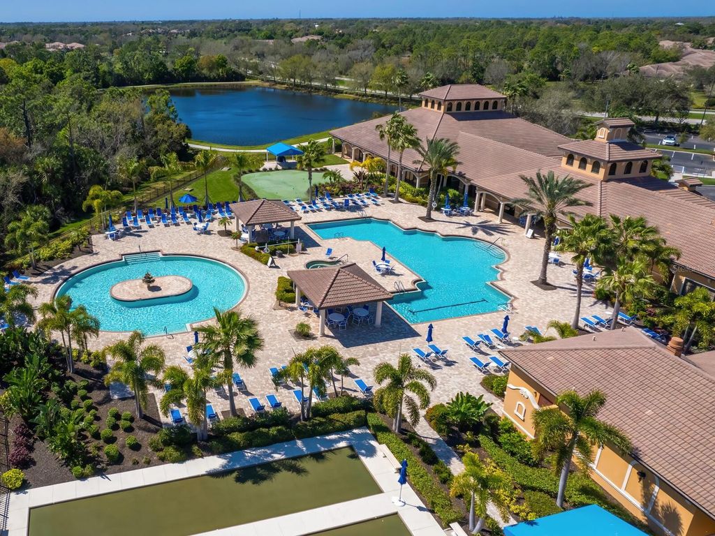 Image 31 of property listing at 1852 BATELLO DRIVE, Venice, FL 34292