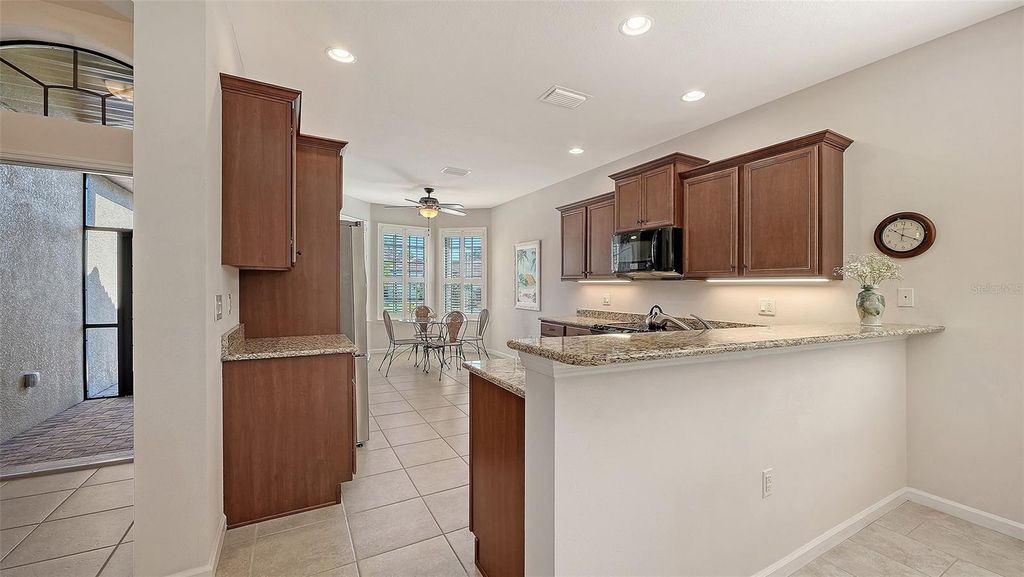 Image 10 of property listing at 1852 BATELLO DRIVE, Venice, FL 34292
