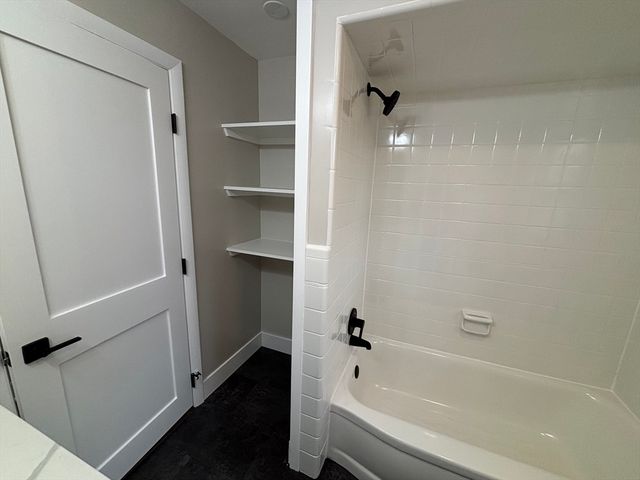 52 Bushee Rd, Swansea, MA 02777