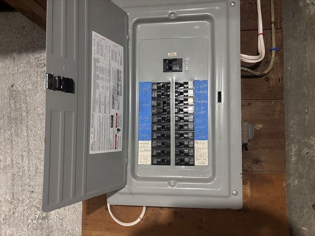 52 Bushee Rd, Swansea, MA 02777