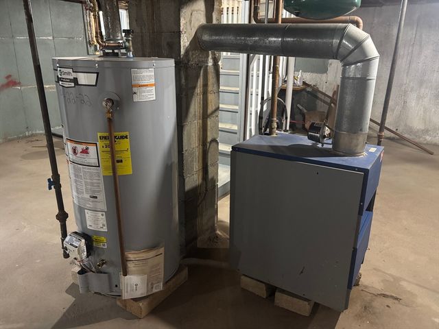 52 Bushee Rd, Swansea, MA 02777