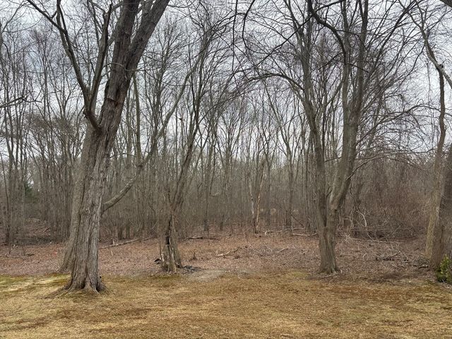 52 Bushee Rd, Swansea, MA 02777