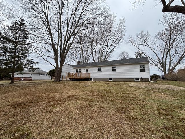 52 Bushee Rd, Swansea, MA 02777