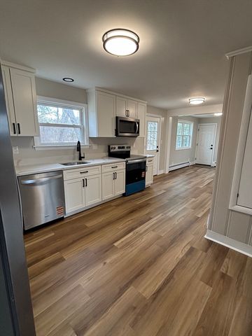 52 Bushee Rd, Swansea, MA 02777