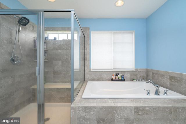 29 MORRIS LN, Cranbury, NJ 08512