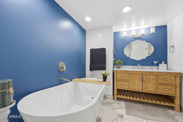 4350 E WINCHCOMB Drive, Phoenix, AZ 85032