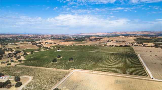 1600 Adobe Road, Paso Robles, CA 93446