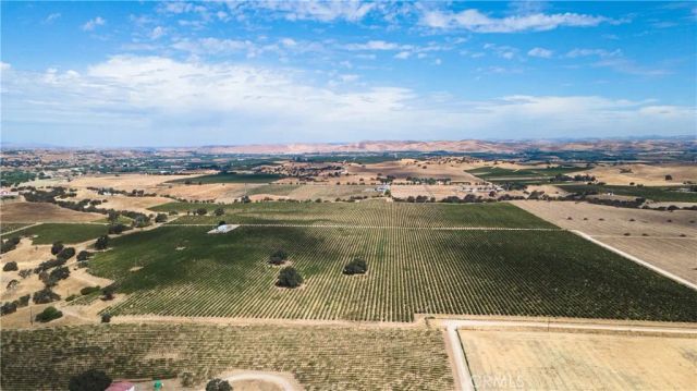 1600 Adobe Road, Paso Robles, CA 93446