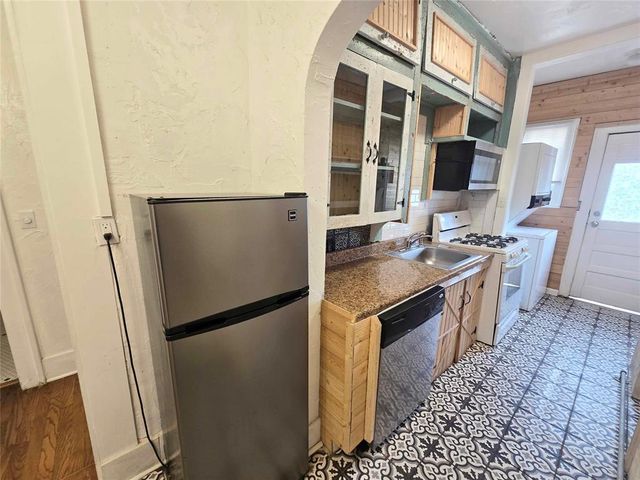 2203 N Barnes Avenue, Oklahoma City, OK 73107