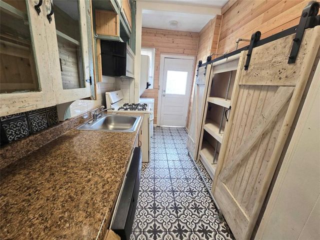 2203 N Barnes Avenue, Oklahoma City, OK 73107