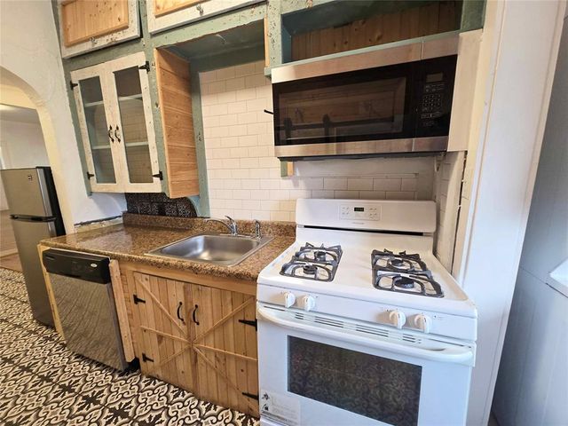 2203 N Barnes Avenue, Oklahoma City, OK 73107