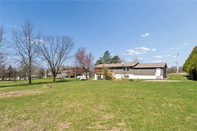 2425 Kenway Boulevard SW, Cedar Rapids, IA 52404