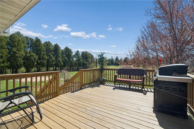 2425 Kenway Boulevard SW, Cedar Rapids, IA 52404