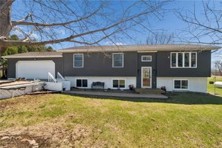 2425 Kenway Boulevard SW, Cedar Rapids, IA 52404