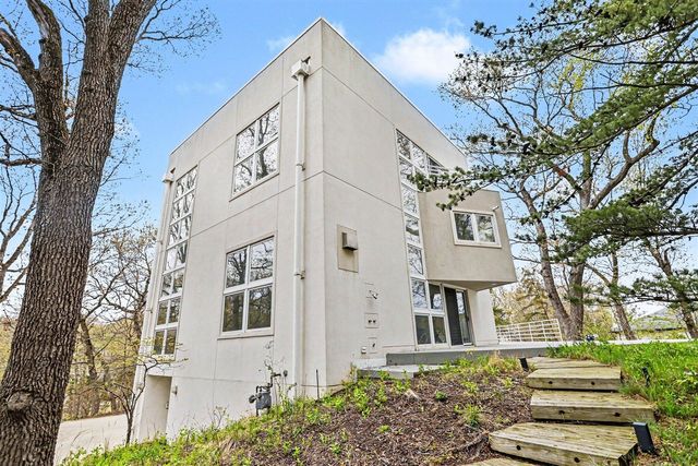 51212 Deer Park Drive, New Buffalo, MI 49117