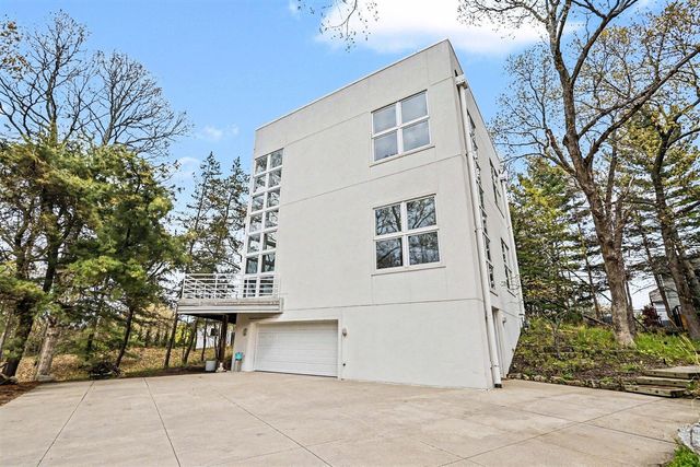 51212 Deer Park Drive, New Buffalo, MI 49117