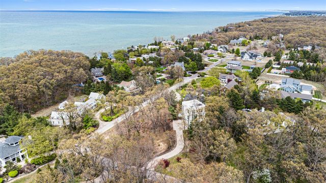 51212 Deer Park Drive, New Buffalo, MI 49117