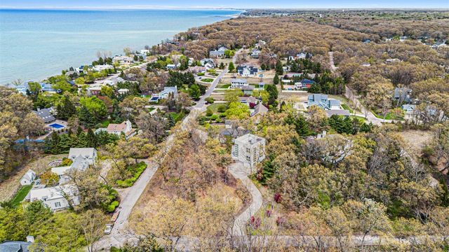51212 Deer Park Drive, New Buffalo, MI 49117